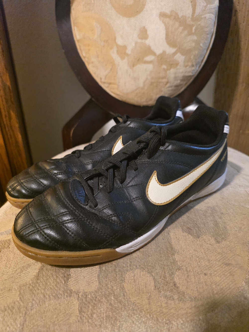 Nike Men's Black & White Indoor Soccer Shoes